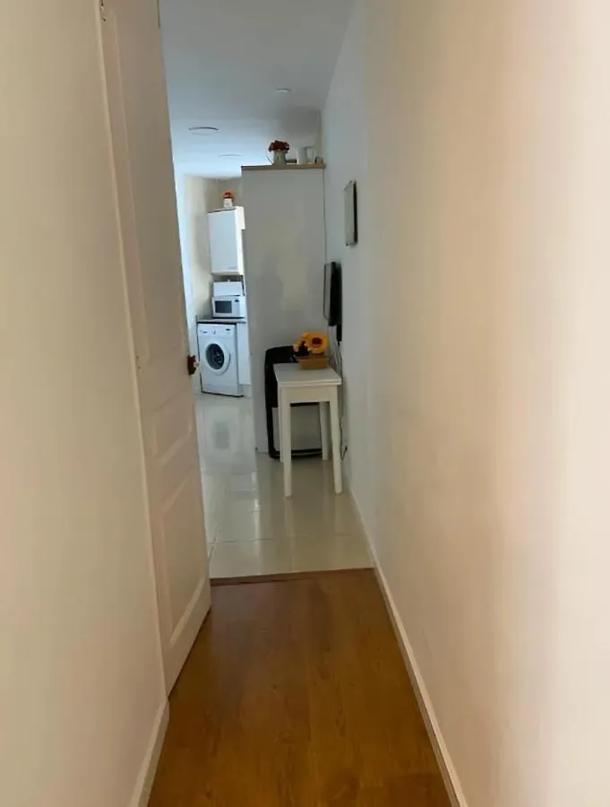 Апартаменты Cozy Studio With Amazing Terrace Near Plaza Espana Барселона